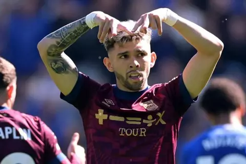 فانتازي يلا كورة.. إنسيسو يلمع في الجولات الأخيرة مع إيبسويتش تاون 